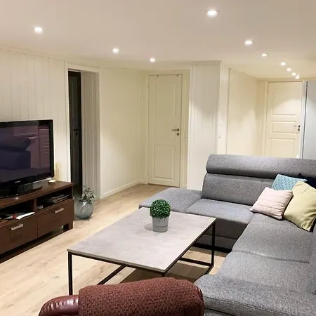 Newly Renovated Basement * Sarpsborg